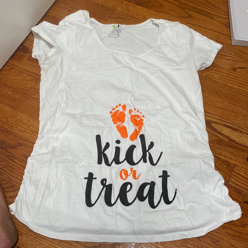White Xl Halloween themed Maternity Shirt